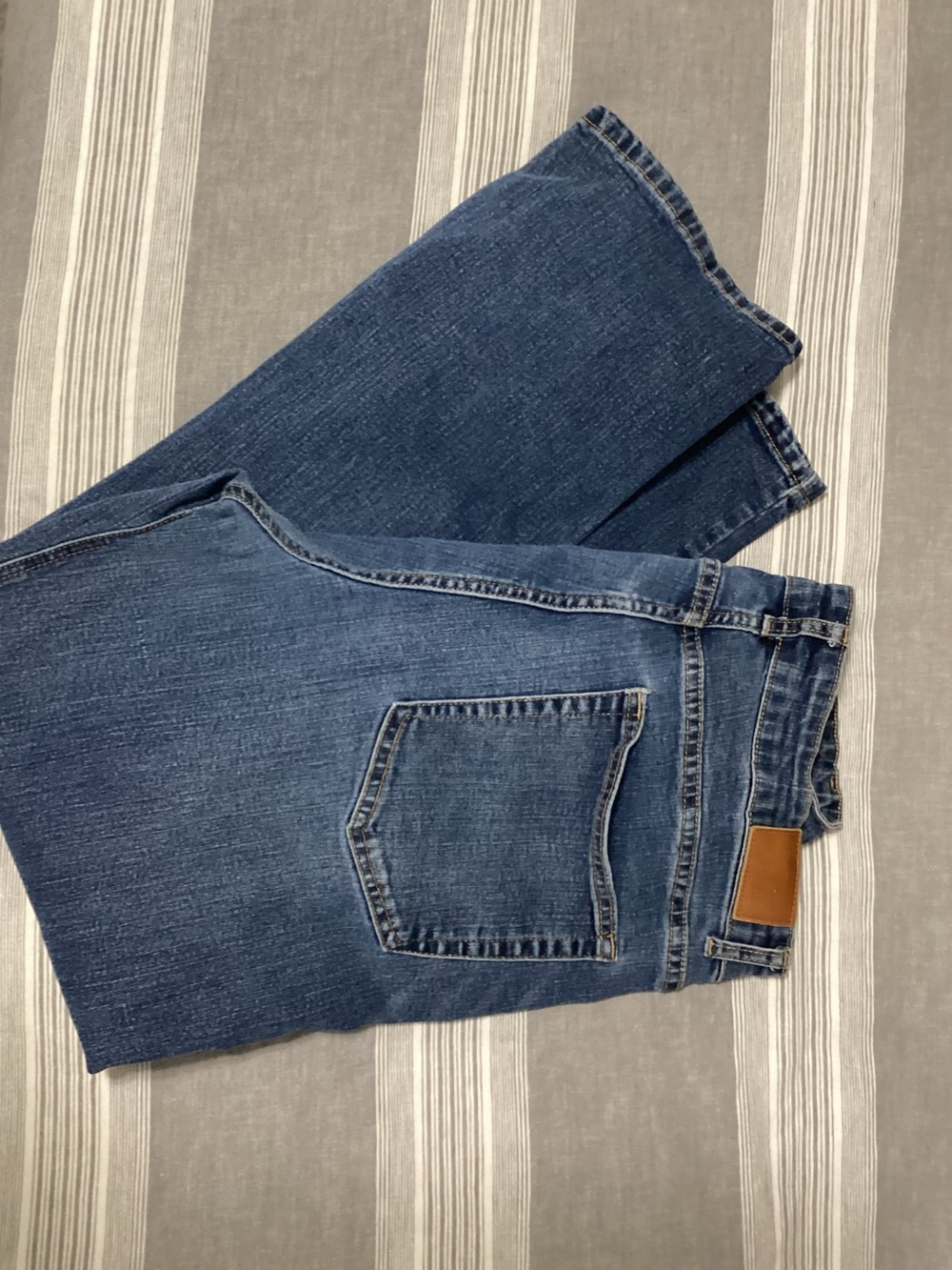 Men's Straight Leg Denim Jeans in Dark Blue